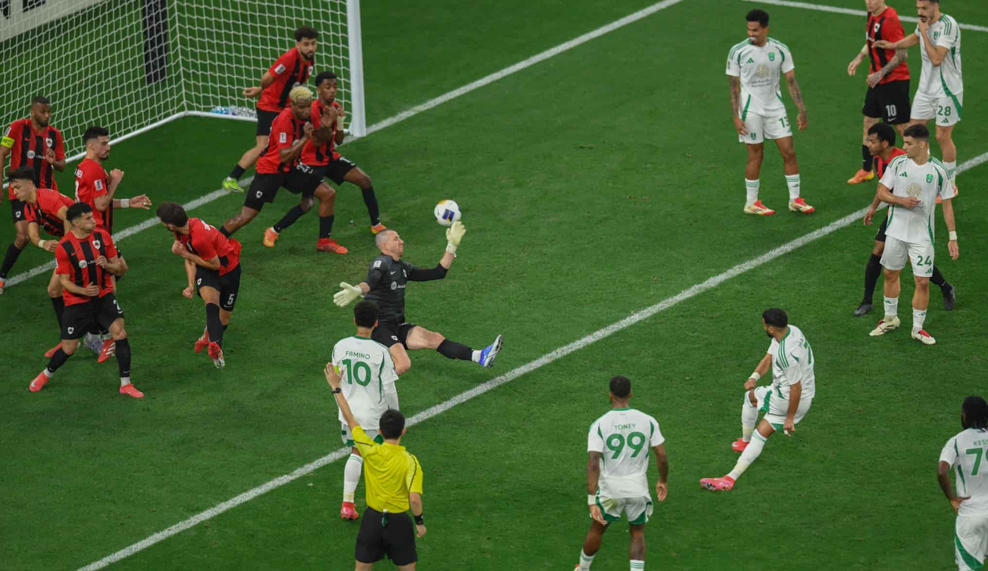 الأهلي السعودي يفوز علي الريان بثلاثية في ذهاب دور الـ16 لدوري أبطال آسيا